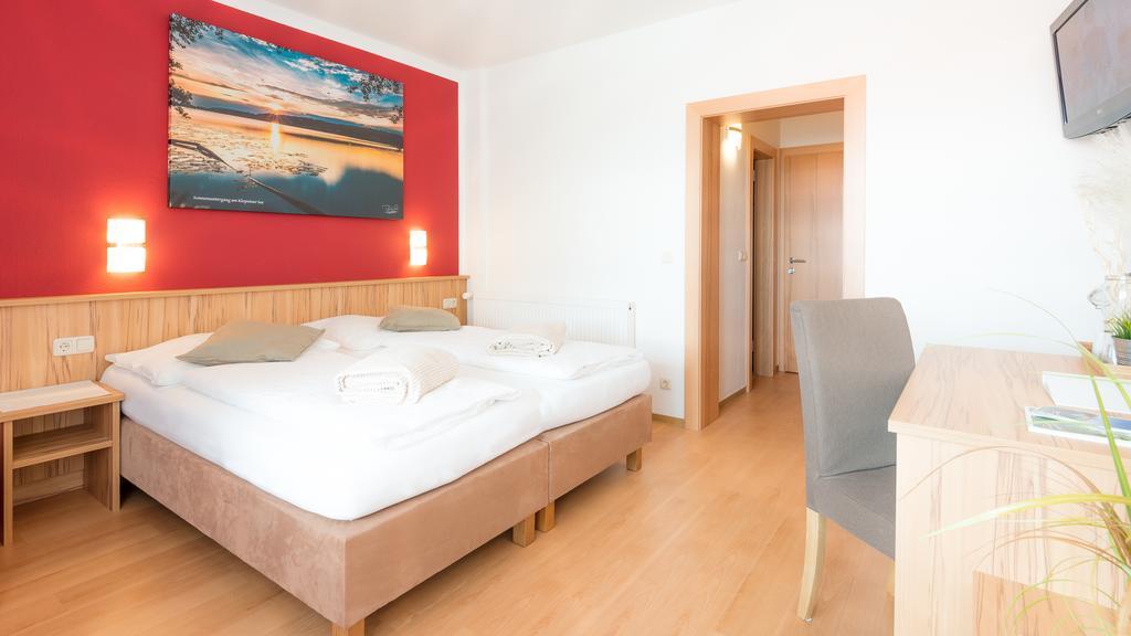 Gasthof Menuewirt Sankt Kanzian am Klopeiner See Room photo